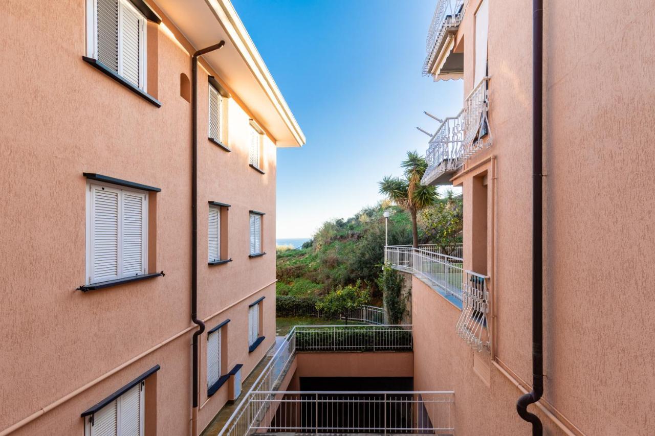 086 - Sunshine Home, 5 Minuti Dalla Spiaggia - Parcheggio Privato Gratis Incluso Оспедалетти Экстерьер фото